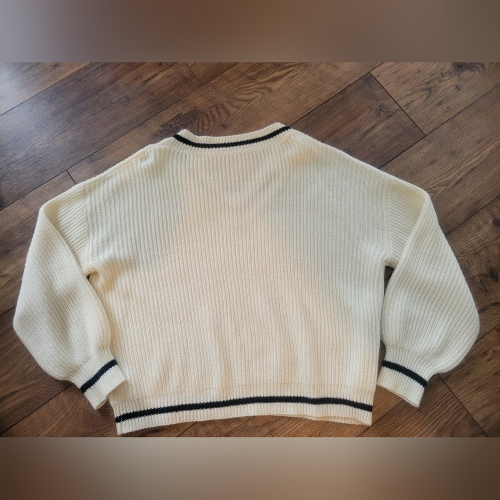 V-Neck Cream Sweater w Black Trim, Size 1 XL - Picture 4 of 4